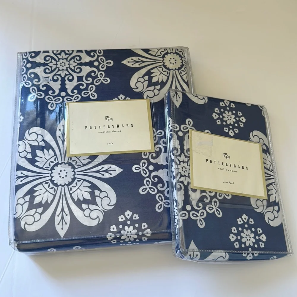 Pottery Barn Emilina Duvet twin with standard sham